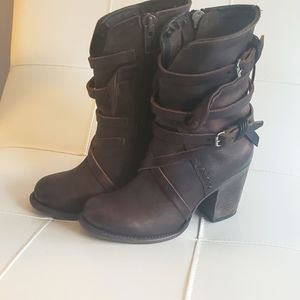 Freebird boots 👢 brown size 8